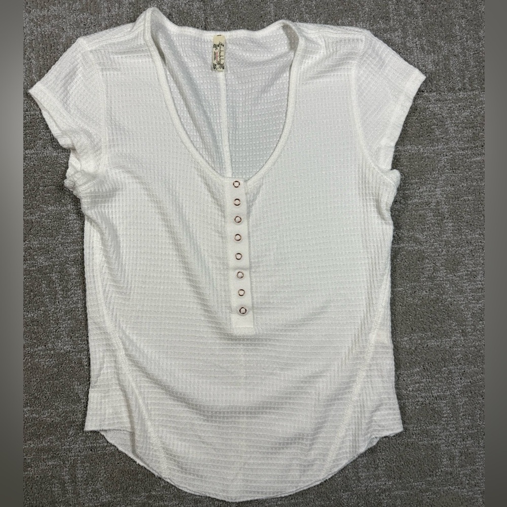 Free People One Of the Girls Soft Baby Tee White Button Down V-Neck Sz Medium